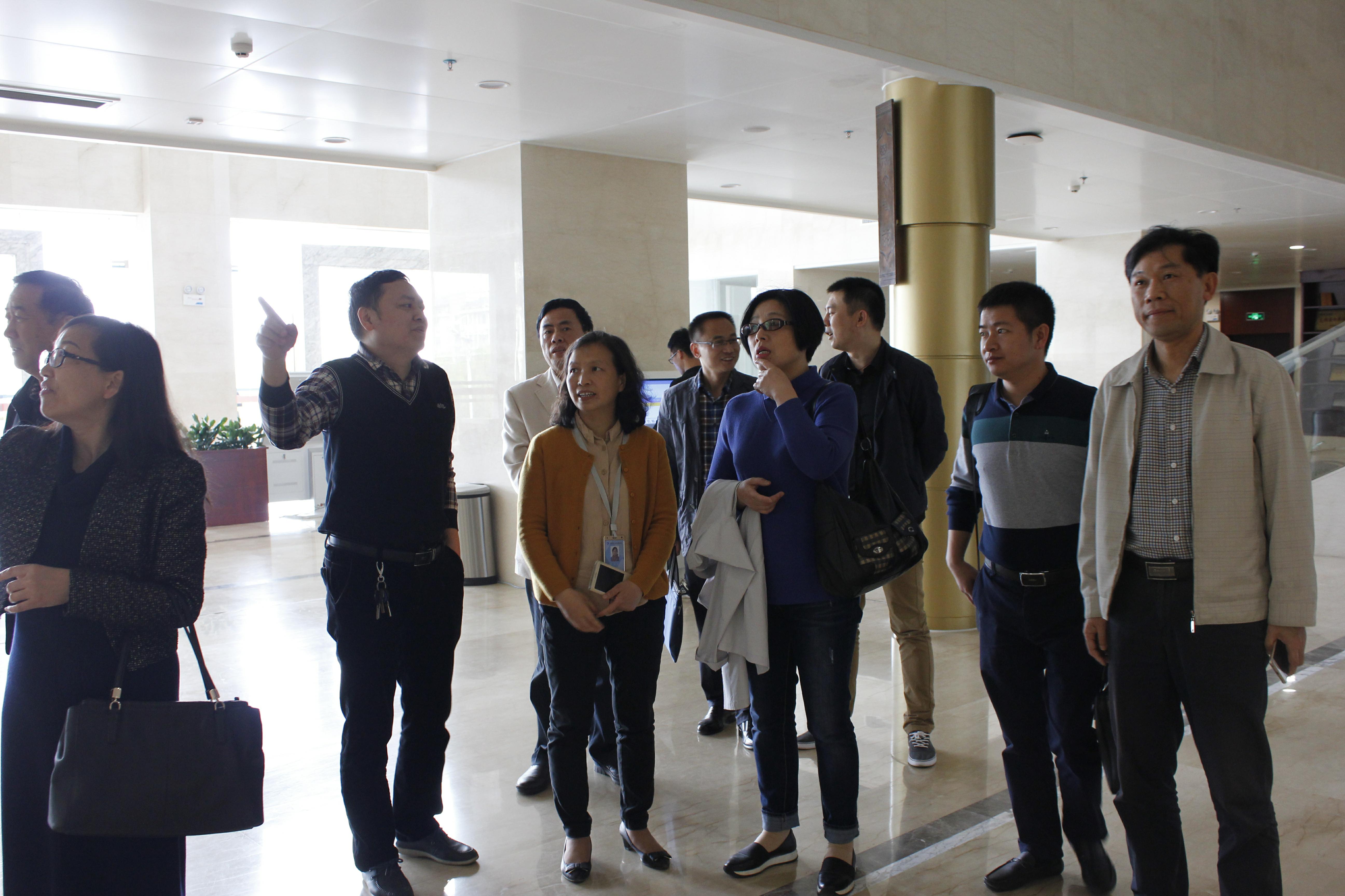 衡阳师范学院副校长李玲玲一行来我校新图书馆