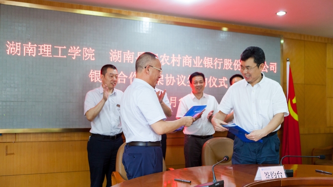 CF65716E6022AAAC7D54E09F377_4958FFCF_158242 CF65716E6022AAAC7D54E09F377_4958FFCF_158242