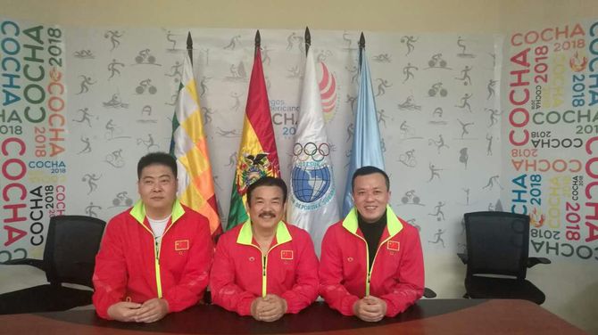 三名教练员合影 三名教练员合影