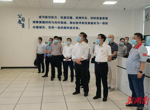 人社当“红娘”,校企来“联姻”,为在岳大学生就业创业导航定向