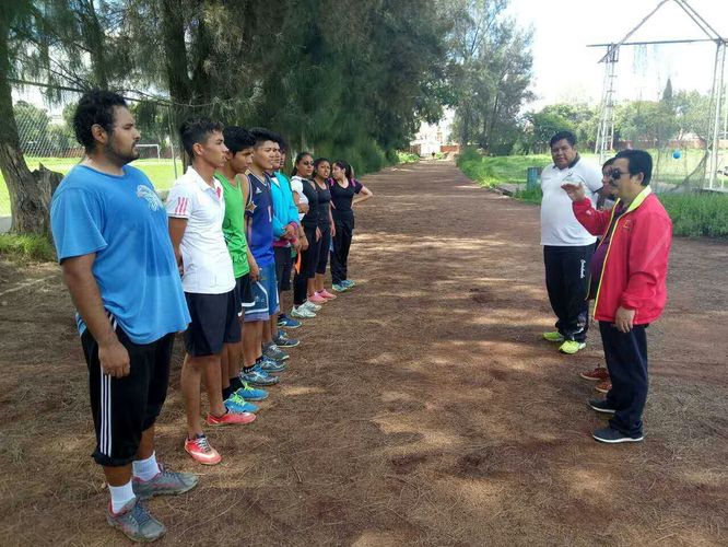 为玻利维亚运动员开展训练 为玻利维亚运动员开展训练