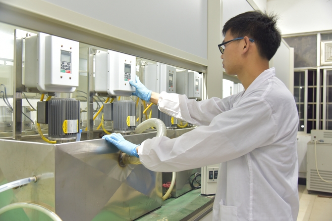 湖南理工学院分离技术研究团队探究茶多酚分离