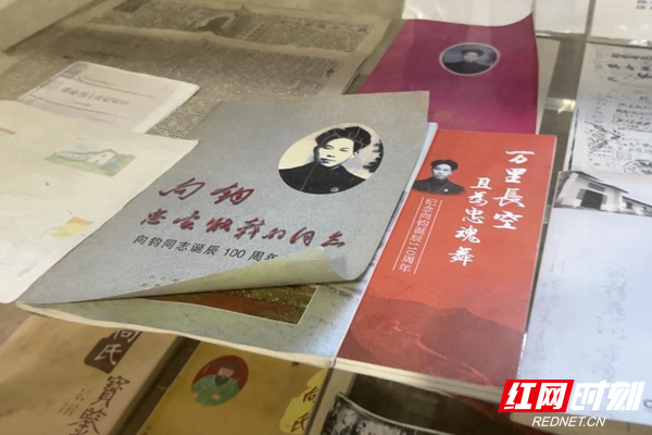 889900-.jpg 889900-.jpg