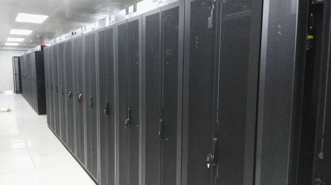 湖南理工学院机房即景