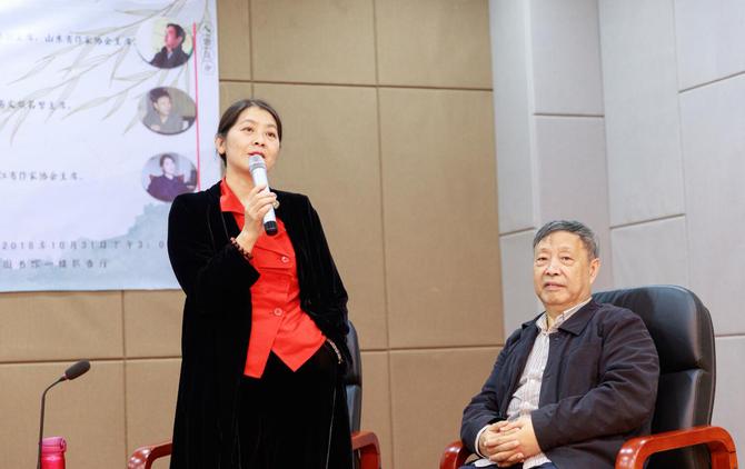 黑龙江省作协主席、三次获得鲁迅文学奖的迟子建和师生交流。