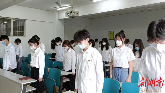 3D复刻“歼-15舰载机”,湖南理工学子“云祭扫”致敬英雄